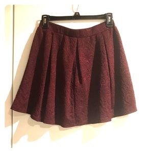 Maroon damask print stretch mini skirt
